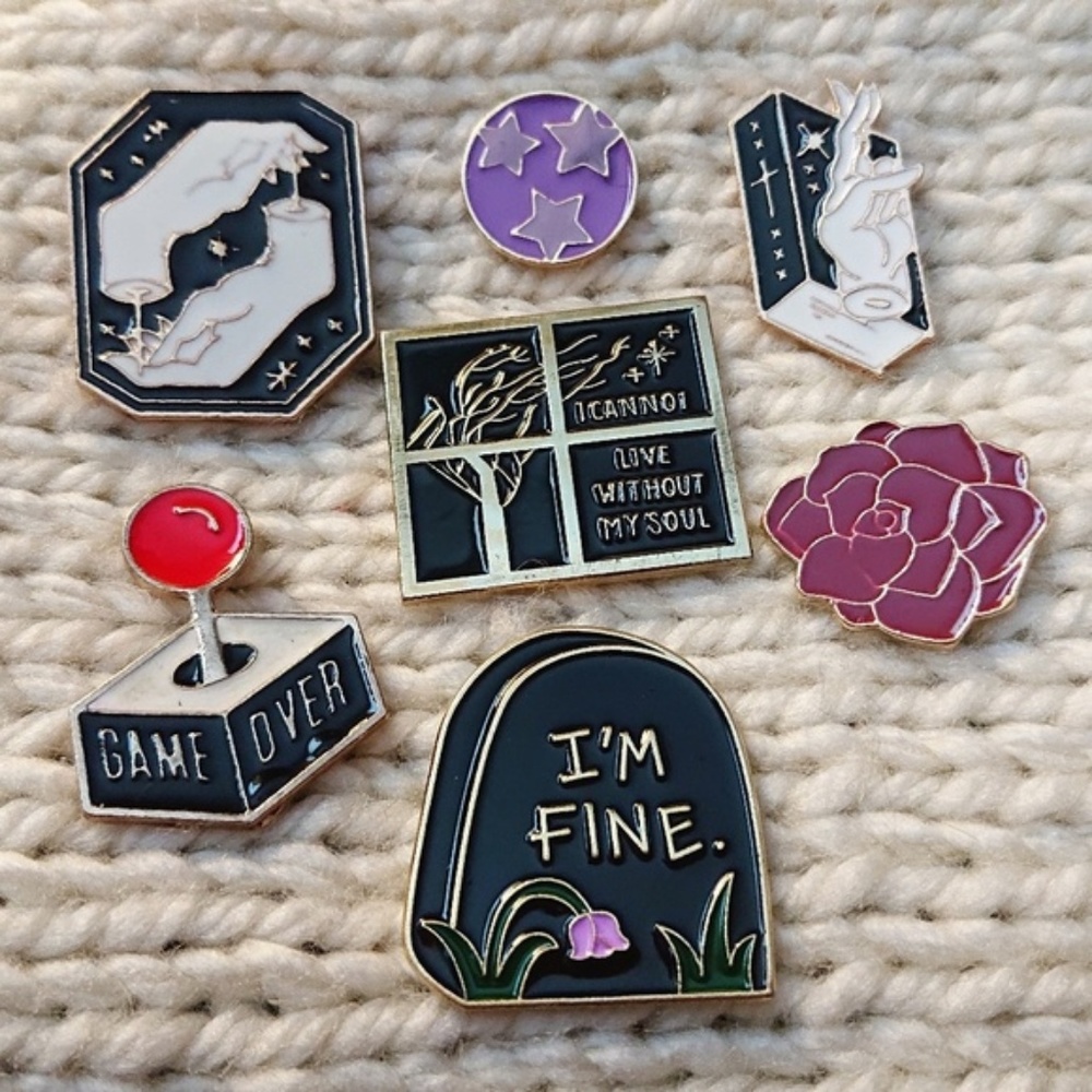 Enamel Pins Mystery box! Includes 5 pins. - Picture 4 of 8